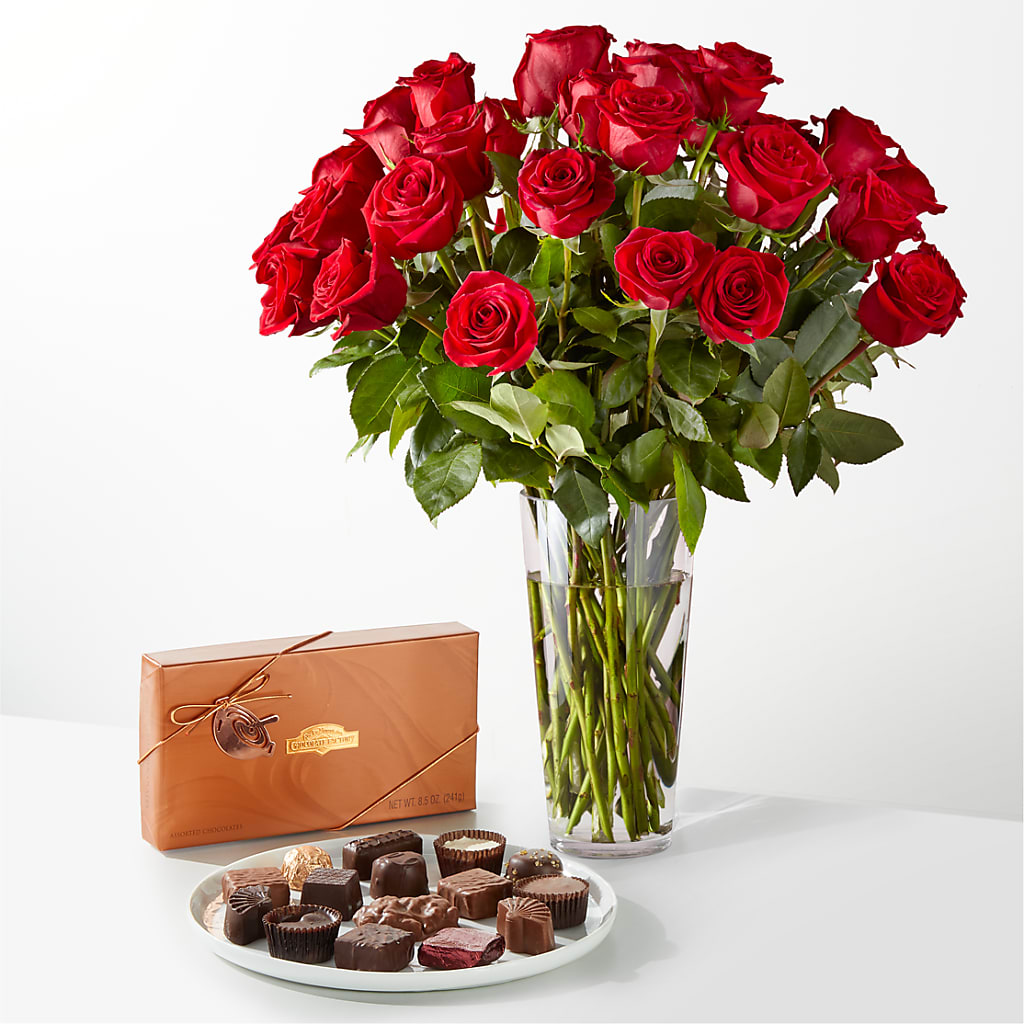 Romantic Long Stem Red Rose Bouquet Bundles – Flowers By Us, Grand Forks ND