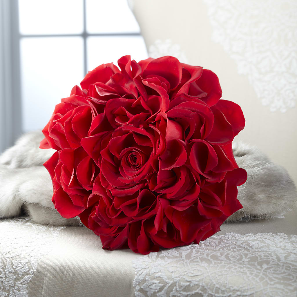Composite Rose Bouquet – Flowers By Us, Grand Forks ND