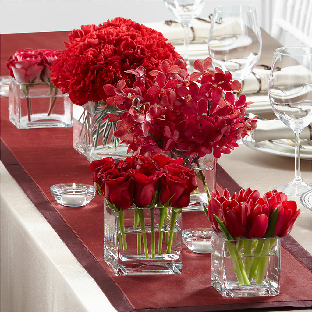 Modern Grace Centerpiece – Flowers By Us, Grand Forks ND