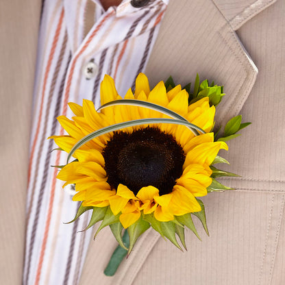 Free Spirit Boutonniere –  Flowers By Us, Grand Forks ND